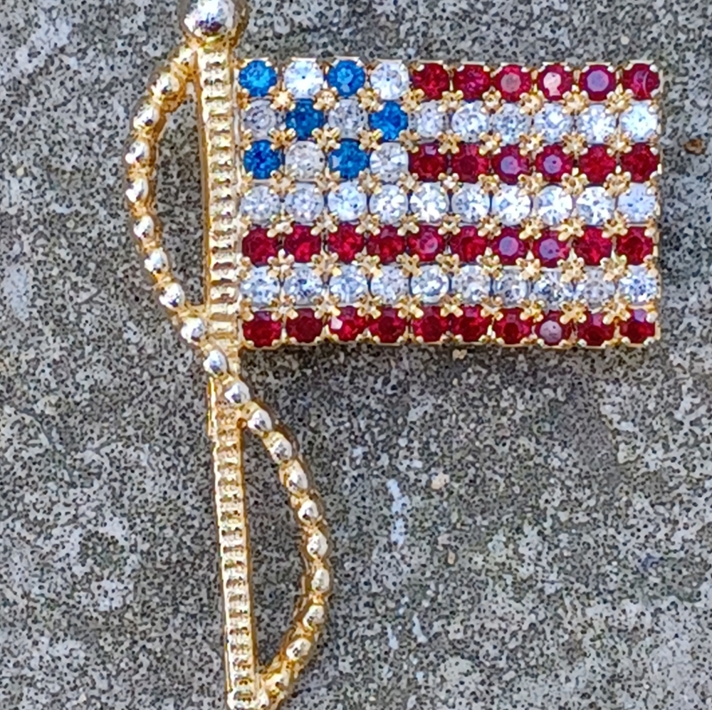 Vintage Rafaelian USA Flag pin